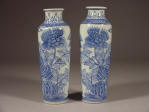 順治 A Pair of Blue and White Shunzhi Rolwagen Penciled Vases