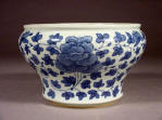 康熙 Kangxi blue & white baluster form potiche decorated with scrolling blossoming peonies