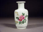 清代雍正 Yongzheng famille rose club vase decorated with roses and chrysanthemums