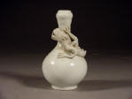 A 乾隆 Qianlong Ge crackled scholar's garlic headed vase with a qilong encircling the neck